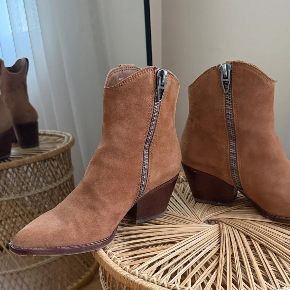 Dolce Vita Suede Ankle Booties in Chestnut Brown Size 6 - Picture 4 of 8